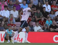 意大利球员成功转会英超联赛，期待在新环境中获得成功的简单介绍