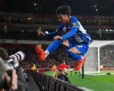 包含热刺客场告捷布莱顿，稳固联赛前四的词条