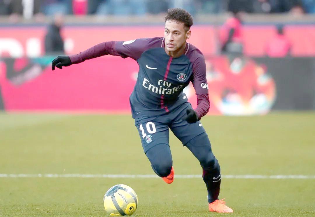 阿贾克斯绝杀巴黎圣日耳曼，让内马尔感到挫败的简单介绍