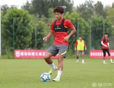 关于球队风光胜利，冠军荣耀犹如鲜花绽放的信息